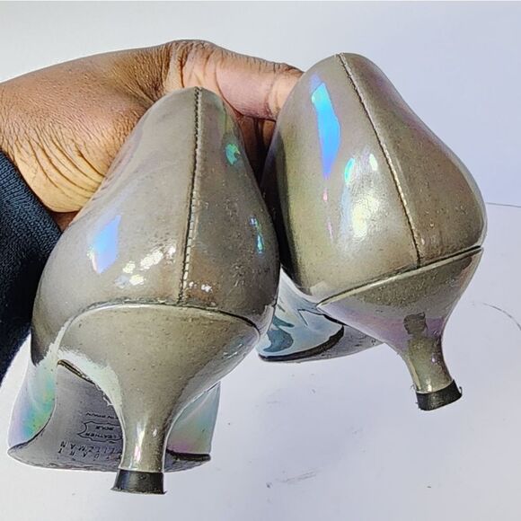 Stuart Weitzman - Picture 3 of 16